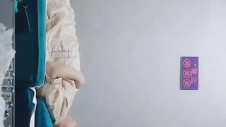 欧美日韩人妻激情-第一次与男友以外的男人在行使中车震!